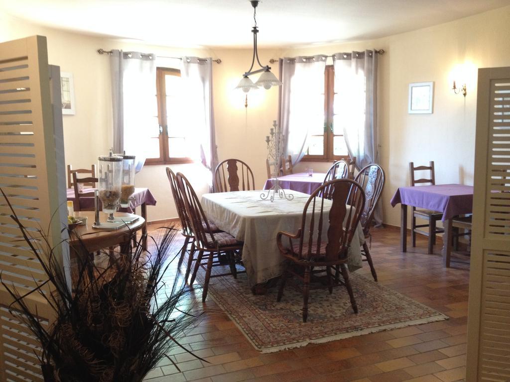 Bed and Breakfast Logis Du Comte Suze-la-Rousse Exterior foto